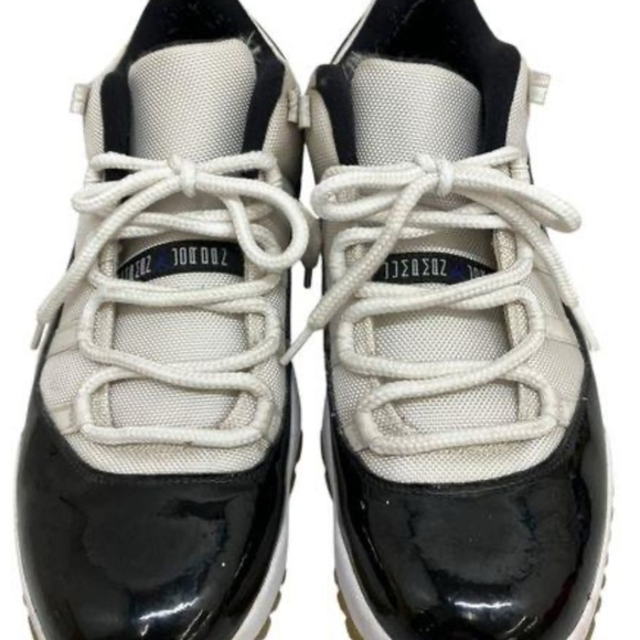 Jordan Black and White Athletic sneaker - Picture 1 of 7